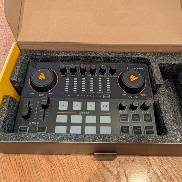 MAONO Audio Interface MaonoCaster 10-Channel Podcast Mixer AME2 Model NEW - Picture 10 of 15